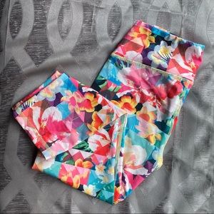 LIVE LOVE DREAM Capri Leggings.